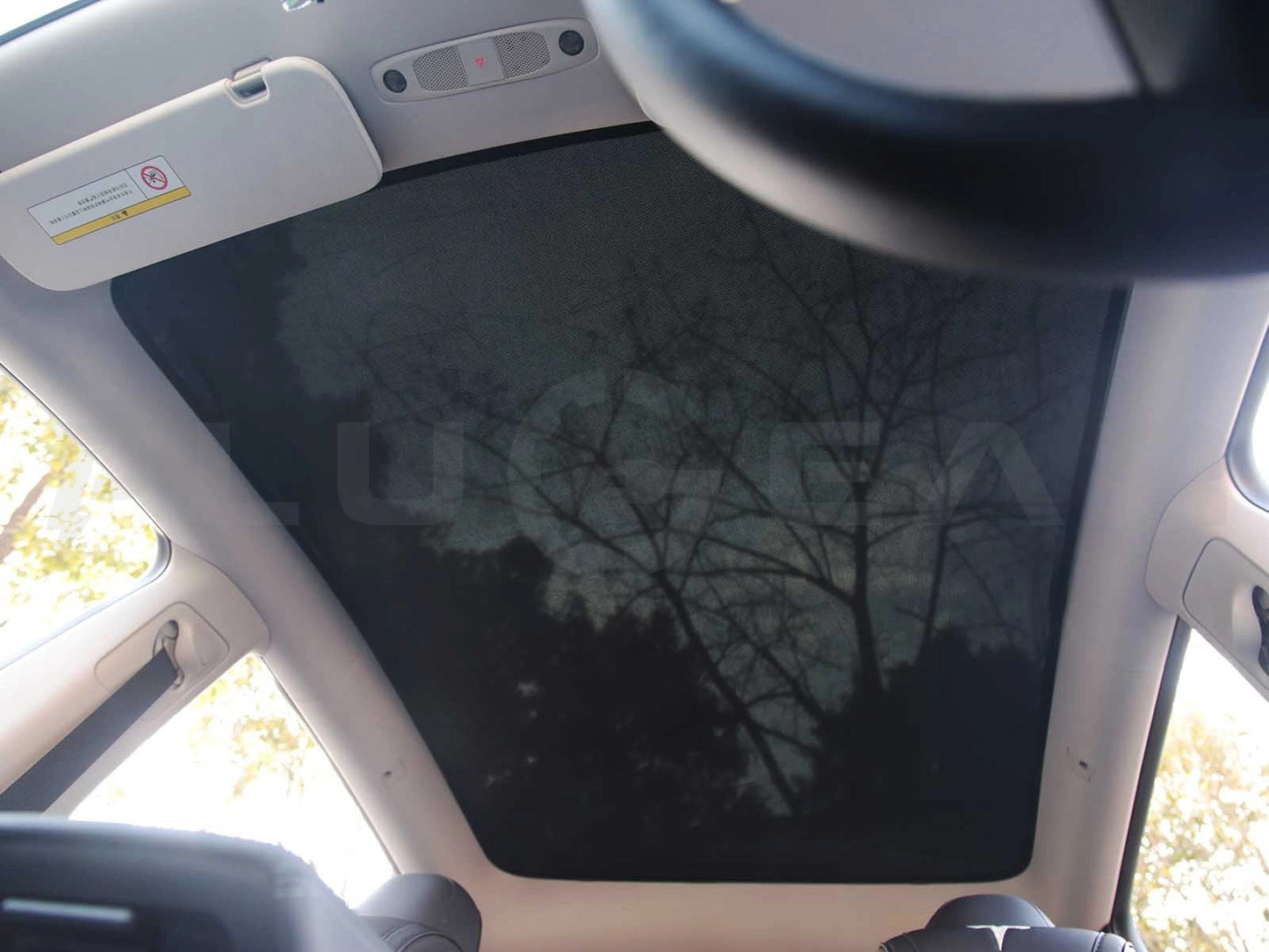 TeslaModelY:GlassRoofSunshade