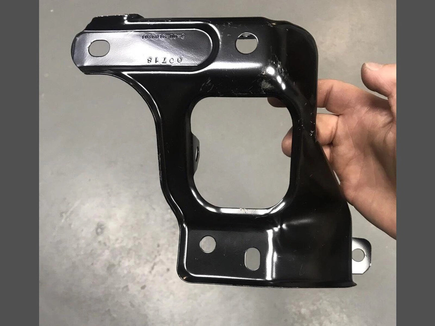 TeslaModel3:FrontLeftBumperFenderSupport(1086017-S0-A,1086017S0A,1086017S0A)