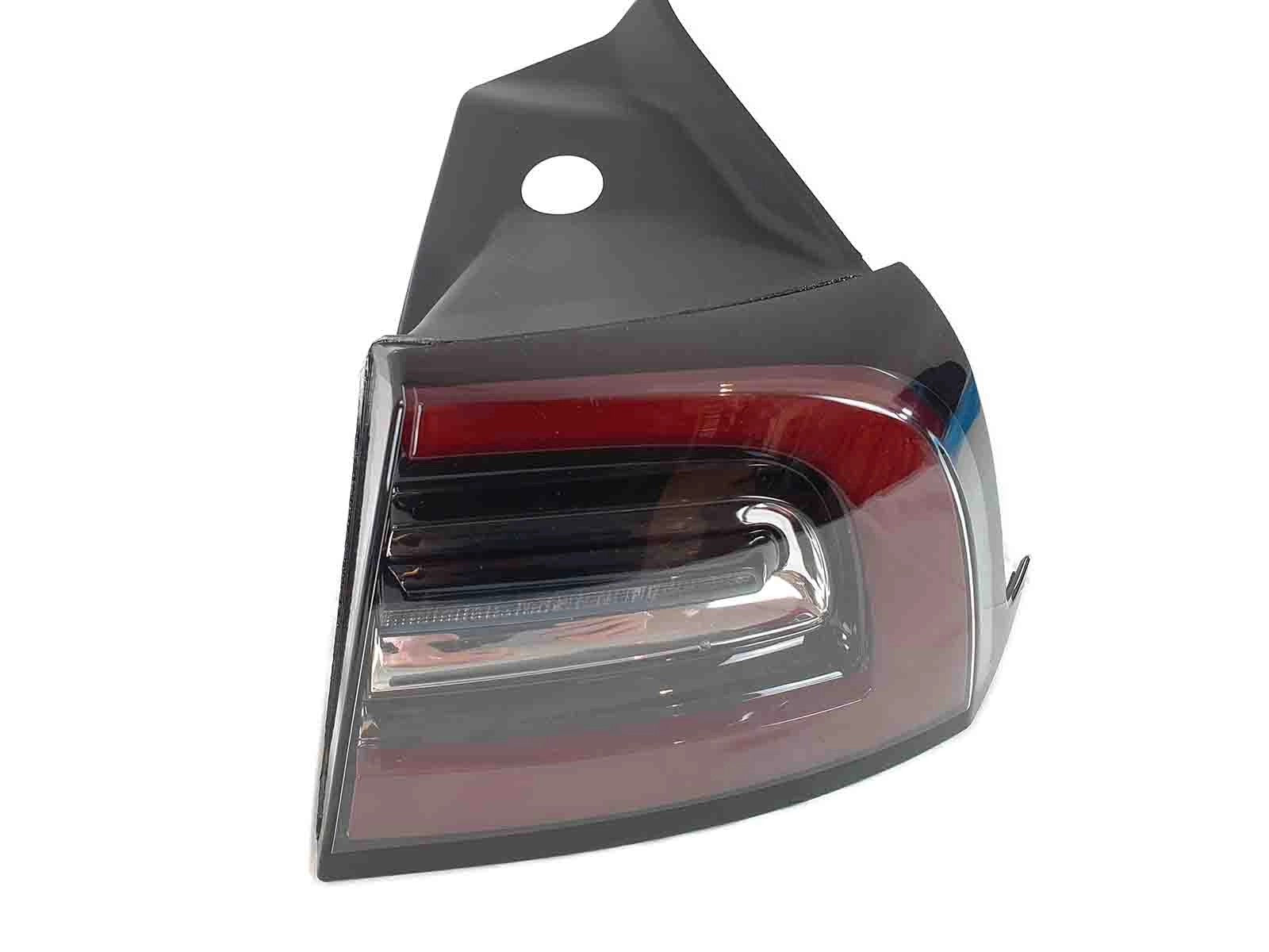 TeslaModel3:RightOuterTailLight(Chassispart)(1077398-00-F,107739800F,107739800F)