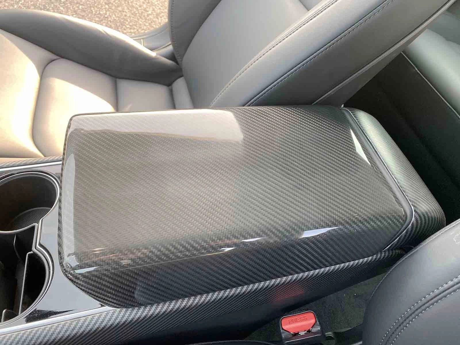 TeslaModel3andModelY:ArmrestCover(GenuineCarbonFiberCollection)